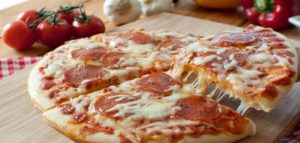 طريقة عمل البيتزا الايطالية بطريقة احترافية
