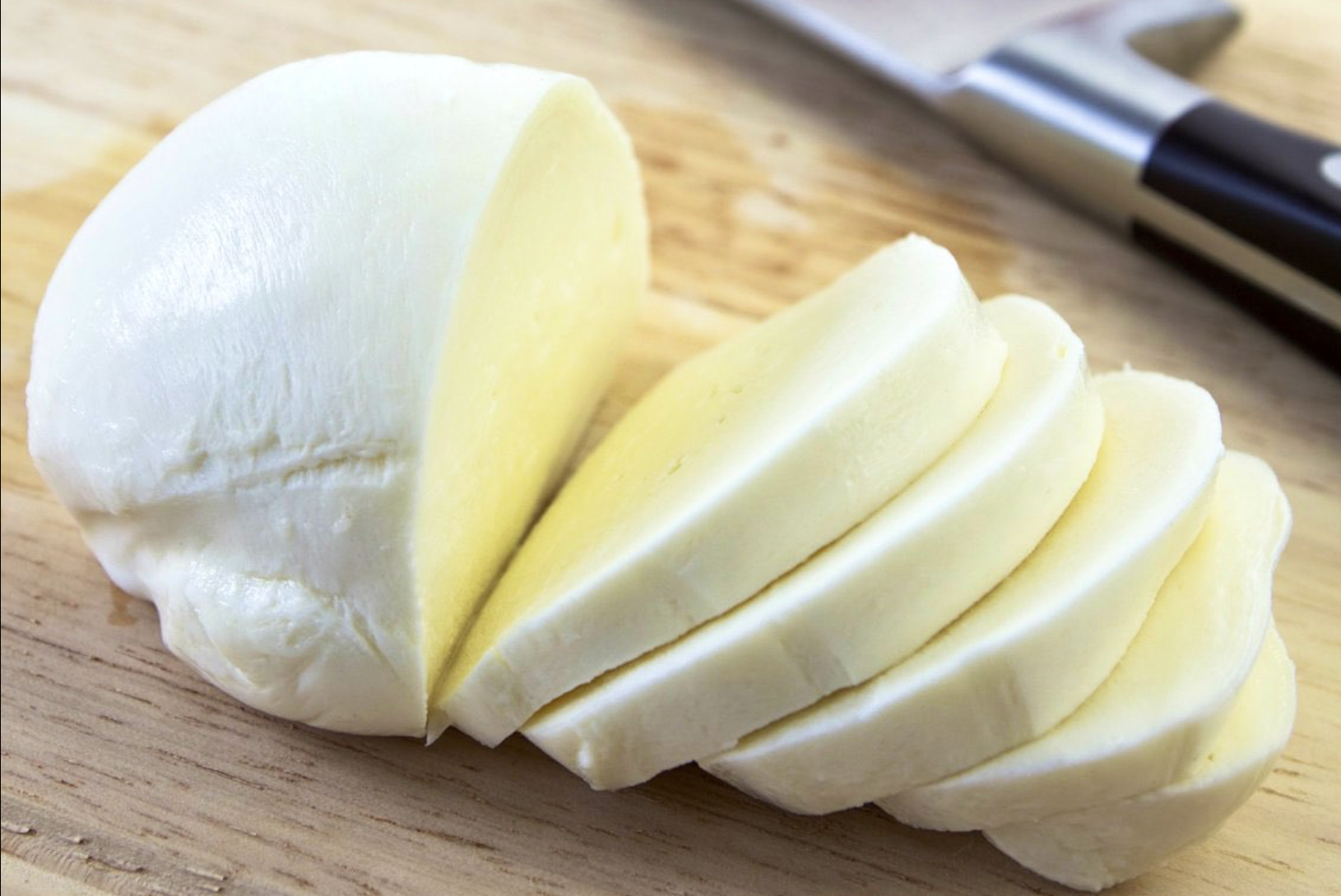 طريقة عمل الجبنة الموزاريلا ...بثلاث مكونات فقط