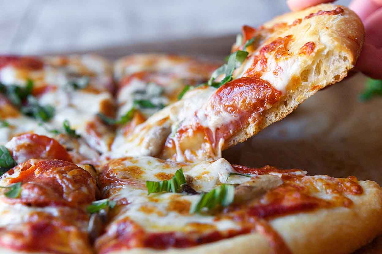 كيفية تجميد البيتزا في الفريزر بطريقة آمنة