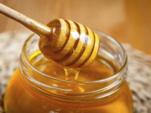 العسل للأطفال: متى يمكنك تقديمه والفوائد والاحتياطات؟