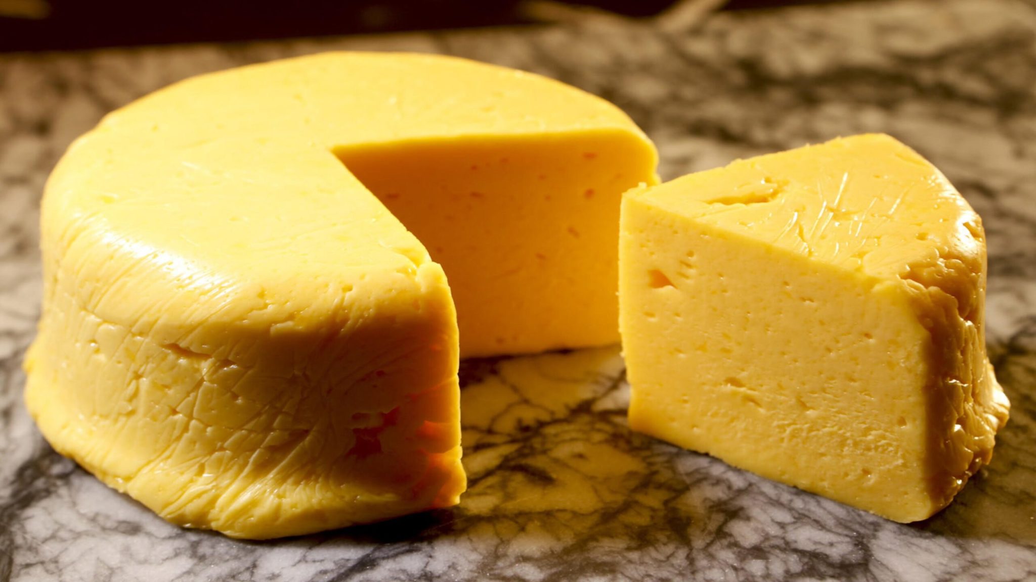 طريقة عمل الجبنة الشيدر في المنزل