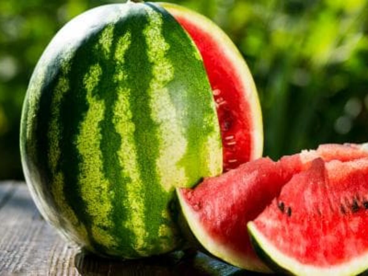 les Raap bladeren op Hoeveelheid van 10 tekens om een ​​rijpe en zoete watermeloen te kiezen - voedselgeheimen