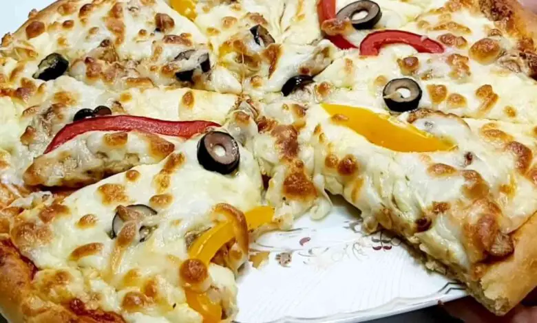 طريقة عمل البيتزا في البيت مضمونة 100%