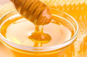 العسل على للرجال فوائد الريق فوائد العسل