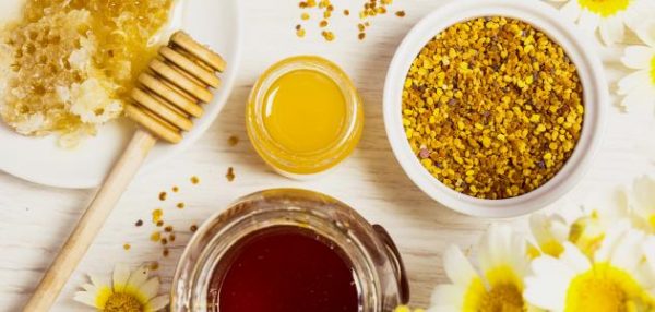 خلطة العسل وغذاء ملكات النحل وحبوب اللقاح والجنسنج 1