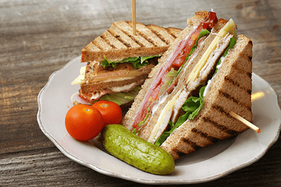 Cómo hacer un sándwich club rápido y fácil: cómelo en dos minutos