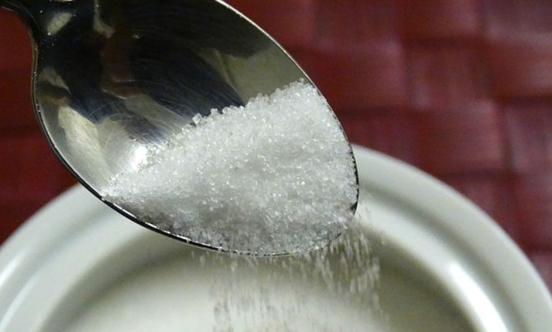 عدد السعرات الحرارية في ملعقة سكر