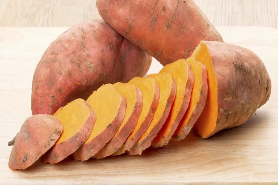 فوائد البطاطا النيئة