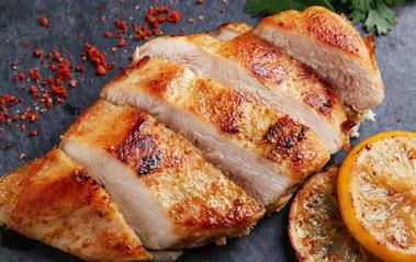 Cuántas calorías tiene la pechuga de pollo y su valor nutricional? comer en  dos minutos