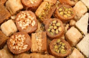 10 نصائح ذكية لتناول حلويات رمضان دون زيادة وزنك