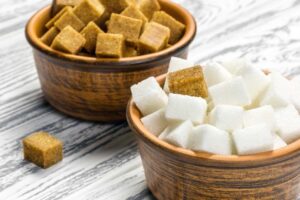 الفرق بين السكر البني والابيض